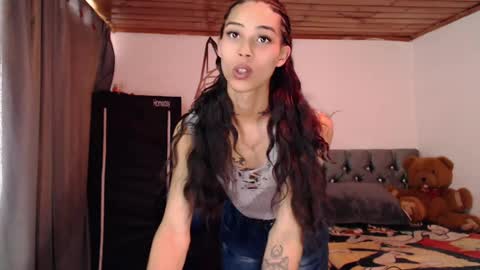 Snapshot of pupi_wolf chatting on October 9, 6:42 pm Cris online show from October 9, 6:42 pm