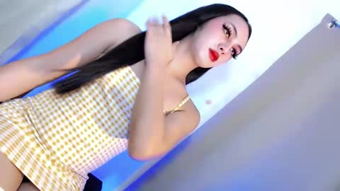 Snapshot of queen_danaya chatting on September 15, 8:19 am queen_danaya online show from September 15, 8:19 am