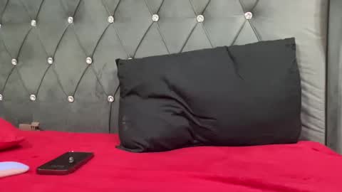 QUEEN online show from January 11, 9:26 am