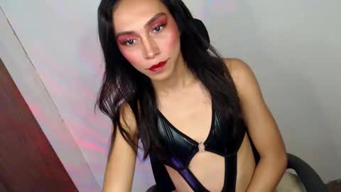 just call me QUEEN and ill be there online show from February 19, 4:23 am