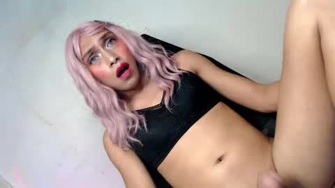 just call me QUEEN and ill be there online show from October 9, 6:20 pm