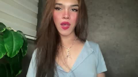 QUEEN online show from January 6, 12:20 pm