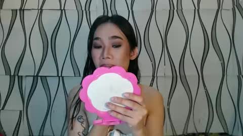 Snapshot of queenpaulaxx chatting on December 4, 11:35 am Paula watson online show from December 4, 11:35 am