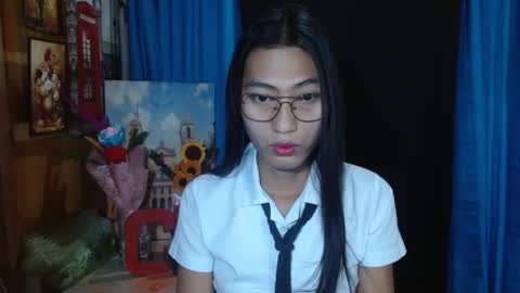 Snapshot of queensteffi chatting on December 19, 1:28 am queensteffi online show from December 19, 1:28 am