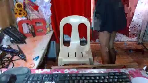 Snapshot of queensteffi chatting on March 12, 11:42 am queensteffi online show from March 12, 11:42 am