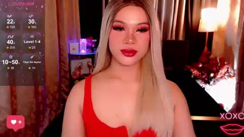 Snapshot of raeganclinton chatting on October 8, 1:29 am raeganclinton online show from October 8, 1:29 am