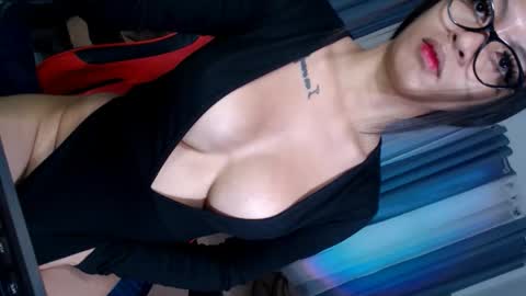 itsmeRailey online show from November 19, 2:00 am