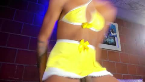 Snapshot of rashell_swet chatting on September 27, 10:35 am thalia online show from September 27, 10:35 am