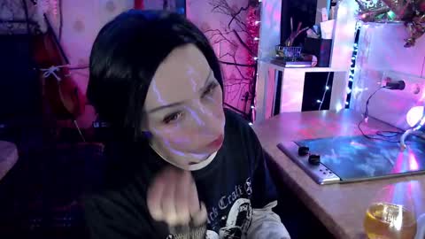 Snapshot of raziel_haze chatting on December 2, 7:44 pm Yrriel Strife Candy-Demon Caveboy mr. Cringe online show from December 2, 7:44 pm
