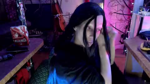 Snapshot of raziel_haze chatting on December 3, 8:00 am Yrriel Strife Candy-Demon Caveboy mr. Cringe online show from December 3, 8:00 am