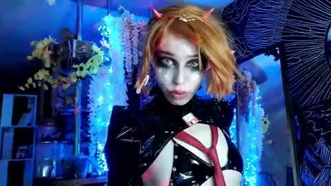 Snapshot of raziel_haze chatting on January 9, 12:57 am Yrriel Strife Candy-Demon Caveboy mr. Cringe online show from January 9, 12:57 am