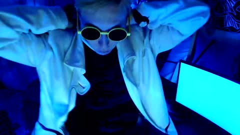 Snapshot of raziel_haze chatting on January 9, 2:18 pm Yrriel Strife Candy-Demon Caveboy mr. Cringe online show from January 9, 2:18 pm