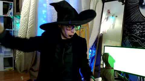 Snapshot of raziel_haze chatting on January 11, 7:16 pm Yrriel Strife Candy-Demon Caveboy mr. Cringe online show from January 11, 7:16 pm