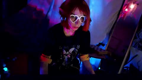 Snapshot of raziel_haze chatting on January 15, 6:12 am Yrriel Strife Candy-Demon Caveboy mr. Cringe online show from January 15, 6:12 am