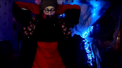 Snapshot of raziel_haze chatting on February 4, 5:53 am Yrriel Strife Candy-Demon Caveboy mr. Cringe online show from February 4, 5:53 am
