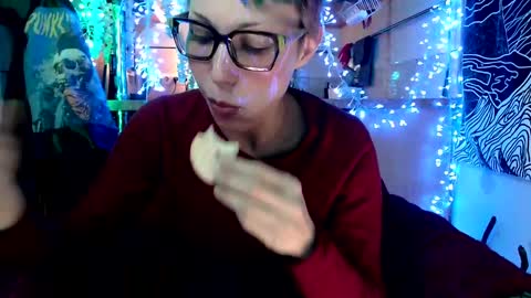 Snapshot of raziel_haze chatting on February 14, 1:51 pm Yrriel Strife Candy-Demon Caveboy mr. Cringe online show from February 14, 1:51 pm