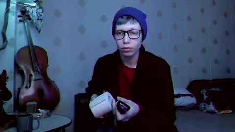 Snapshot of raziel_haze chatting on February 16, 6:10 am Yrriel Strife Candy-Demon Caveboy mr. Cringe online show from February 16, 6:10 am