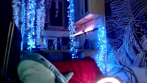 Snapshot of raziel_haze chatting on February 19, 5:27 am Yrriel Strife Candy-Demon Caveboy mr. Cringe online show from February 19, 5:27 am