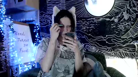 Snapshot of raziel_haze chatting on February 26, 6:26 am Yrriel Strife Candy-Demon Caveboy mr. Cringe online show from February 26, 6:26 am