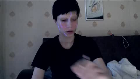 Snapshot of raziel_haze chatting on September 29, 12:49 pm Yrriel Strife Candy-Demon Caveboy mr. Cringe online show from September 29, 12:49 pm