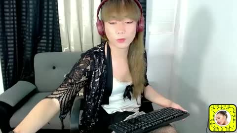 Snapshot of red_kitsune69 chatting on March 7, 7:11 am red_kitsune69 online show from March 7, 7:11 am