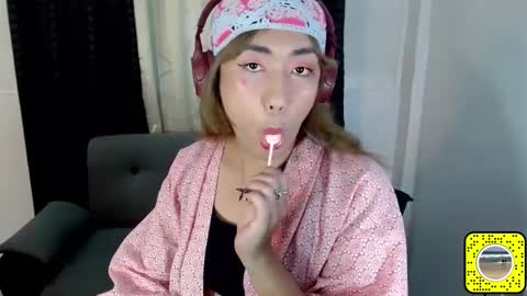 Snapshot of red_kitsune69 chatting on March 10, 6:27 am red_kitsune69 online show from March 10, 6:27 am
