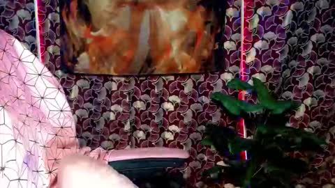 Snapshot of red_kitsune69 chatting on October 8, 8:32 pm red_kitsune69 online show from October 8, 8:32 pm
