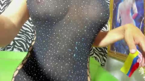 Snapshot of redroomxx chatting on February 26, 3:19 pm MIA online show from February 26, 3:19 pm