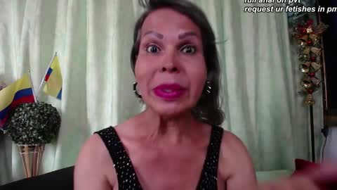 Snapshot of redroomxx chatting on September 12, 6:13 pm MIA online show from September 12, 6:13 pm