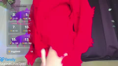 Snapshot of reginainspace chatting on December 12, 12:27 am Regina online show from December 12, 12:27 am