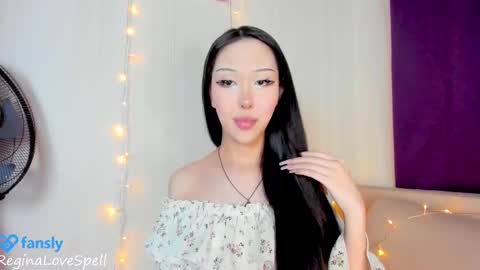 Snapshot of reginainspace chatting on February 12, 11:11 pm Regina online show from February 12, 11:11 pm