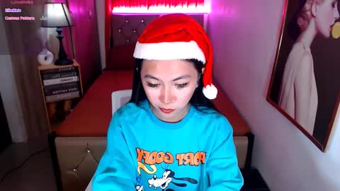 Snapshot of rileymillerx chatting on December 23, 5:39 am Riley online show from December 23, 5:39 am