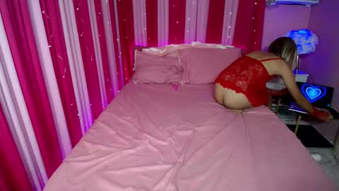 ALLISON HARVARD online show from October 19, 4:43 pm