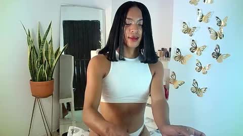 Snapshot of rosalindasexy chatting on February 22, 5:12 am Rosalinda online show from February 22, 5:12 am