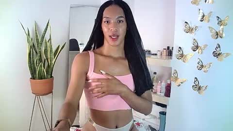 Snapshot of rosalindasexy chatting on February 25, 1:52 am Rosalinda online show from February 25, 1:52 am