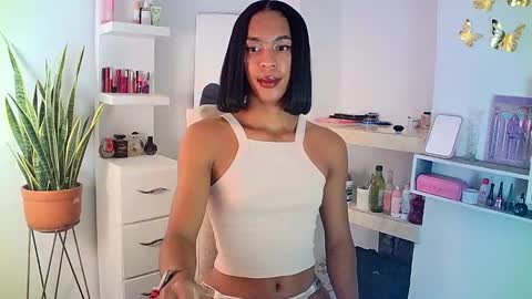 Snapshot of rosalindasexy chatting on March 4, 5:42 am Rosalinda online show from March 4, 5:42 am