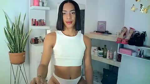 Snapshot of rosalindasexy chatting on March 8, 7:05 am Rosalinda online show from March 8, 7:05 am
