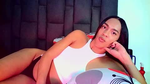 Snapshot of rosalindasexy chatting on October 2, 5:08 am Rosalinda online show from October 2, 5:08 am