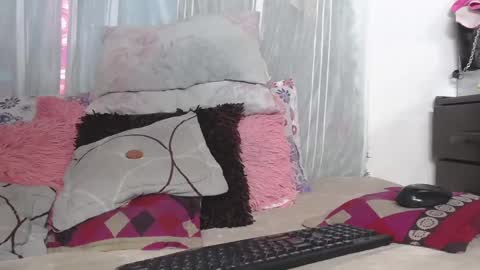Snapshot of rosalynda_collen chatting on March 8, 7:53 pm daniela garcia online show from March 8, 7:53 pm
