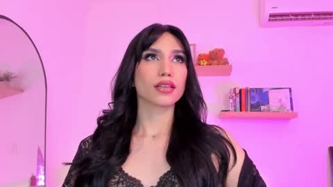 Snapshot of rose__saenz chatting on December 15, 4:15 pm Rose Saenz online show from December 15, 4:15 pm
