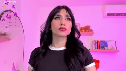 Snapshot of rose__saenz chatting on December 18, 10:24 pm Rose Saenz online show from December 18, 10:24 pm