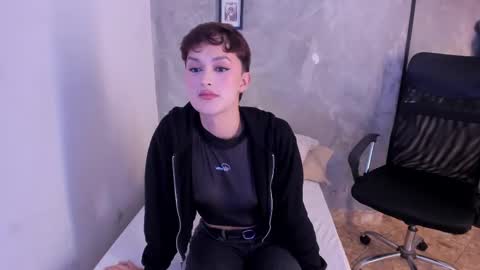 Snapshot of rose_blosson chatting on February 25, 1:41 am Rose online show from February 25, 1:41 am
