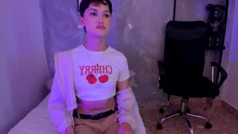 Snapshot of rose_blosson chatting on February 25, 11:44 pm Rose online show from February 25, 11:44 pm