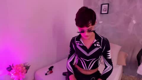 Snapshot of rose_blosson chatting on February 27, 11:59 pm Rose online show from February 27, 11:59 pm