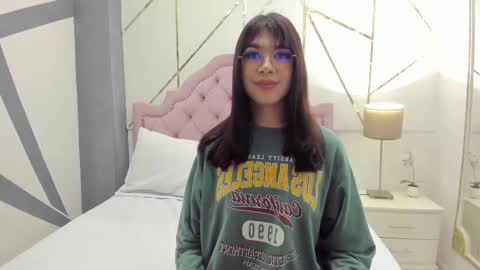 Snapshot of rosecassie chatting on December 24, 1:39 pm Rose online show from December 24, 1:39 pm