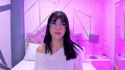 Snapshot of rosecassie chatting on December 28, 12:35 pm Rose online show from December 28, 12:35 pm