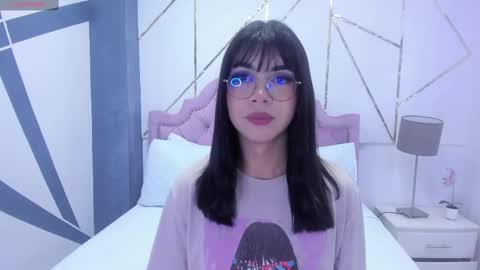 Snapshot of rosecassie chatting on December 29, 2:00 pm Rose online show from December 29, 2:00 pm