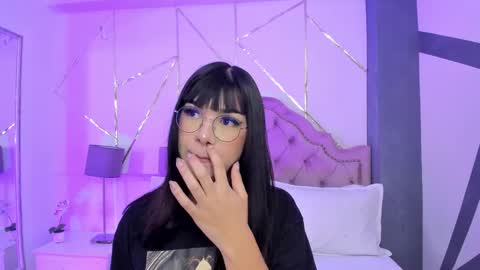 Snapshot of rosecassie chatting on January 13, 12:24 pm Rose online show from January 13, 12:24 pm