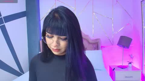 Snapshot of rosecassie chatting on January 16, 1:47 pm Rose online show from January 16, 1:47 pm