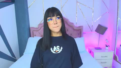 Snapshot of rosecassie chatting on January 17, 1:35 pm Rose online show from January 17, 1:35 pm